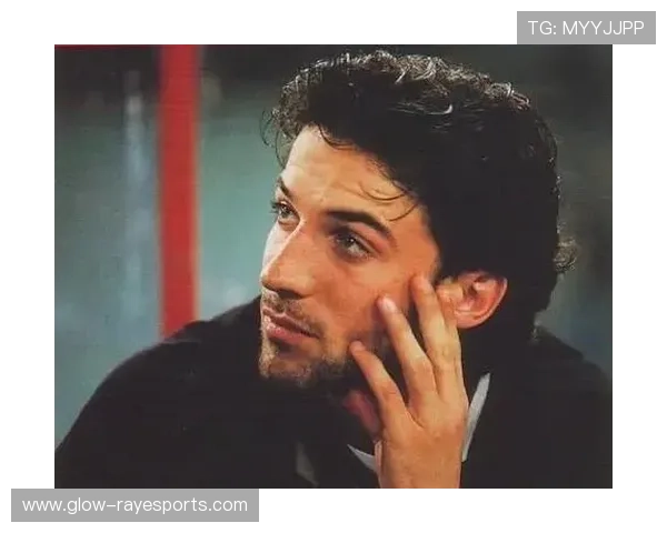 皮耶罗的辉煌历程与传奇故事解析：从尤文图斯到国际舞台的传奇之路