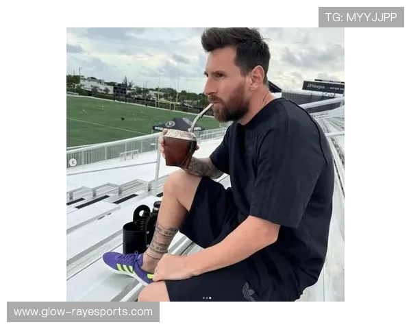 足球明星社交媒体风采解析 如何通过平台展示个人魅力与品牌价值